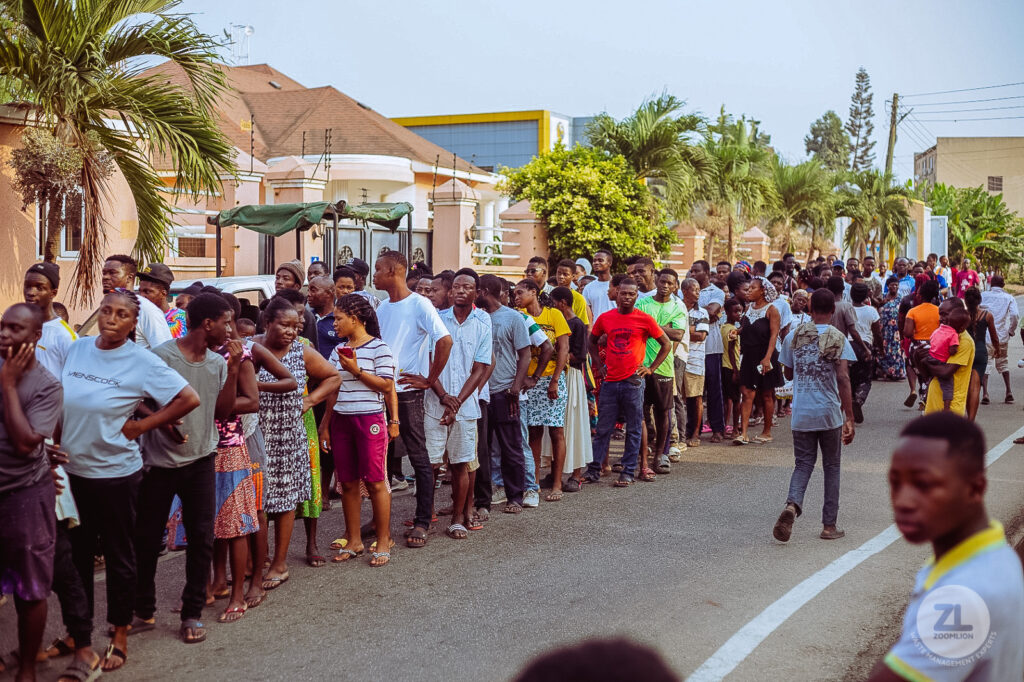 Siaw Agyepong puts smiles on over 4,000 people on New Year’s Day